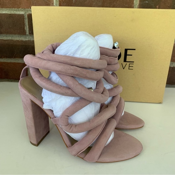the mode collective Shoes - The Mode Collective Dakota dust pink suede block heel sandals EU 36 US 6 M NEW